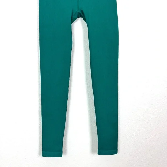 Peloton Spiritual Gangster Kendall Toole Never Knocked Out Ribbed Leggings XS/S - Picture 6 of 10